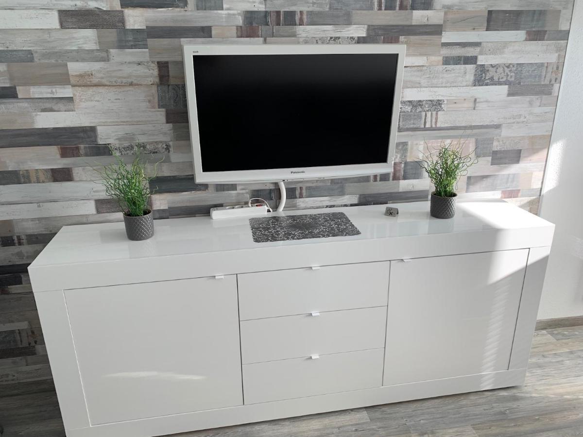 Kleine Moewe, Exklusives Ein Zimmer Apartment Mit Sauna Im Haus Wunstorf Esterno foto