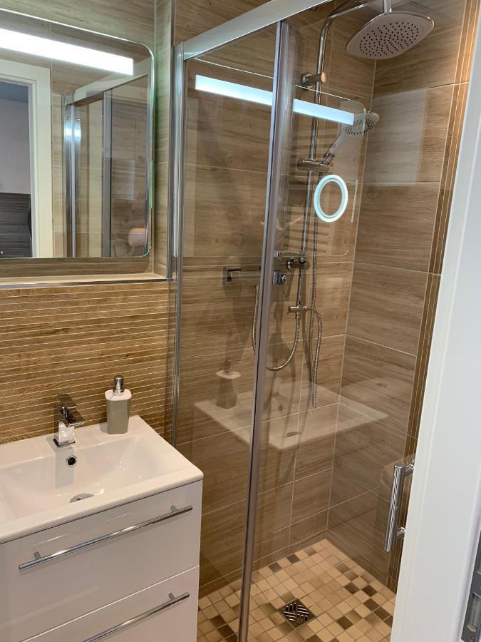 Kleine Moewe, Exklusives Ein Zimmer Apartment Mit Sauna Im Haus Wunstorf Esterno foto