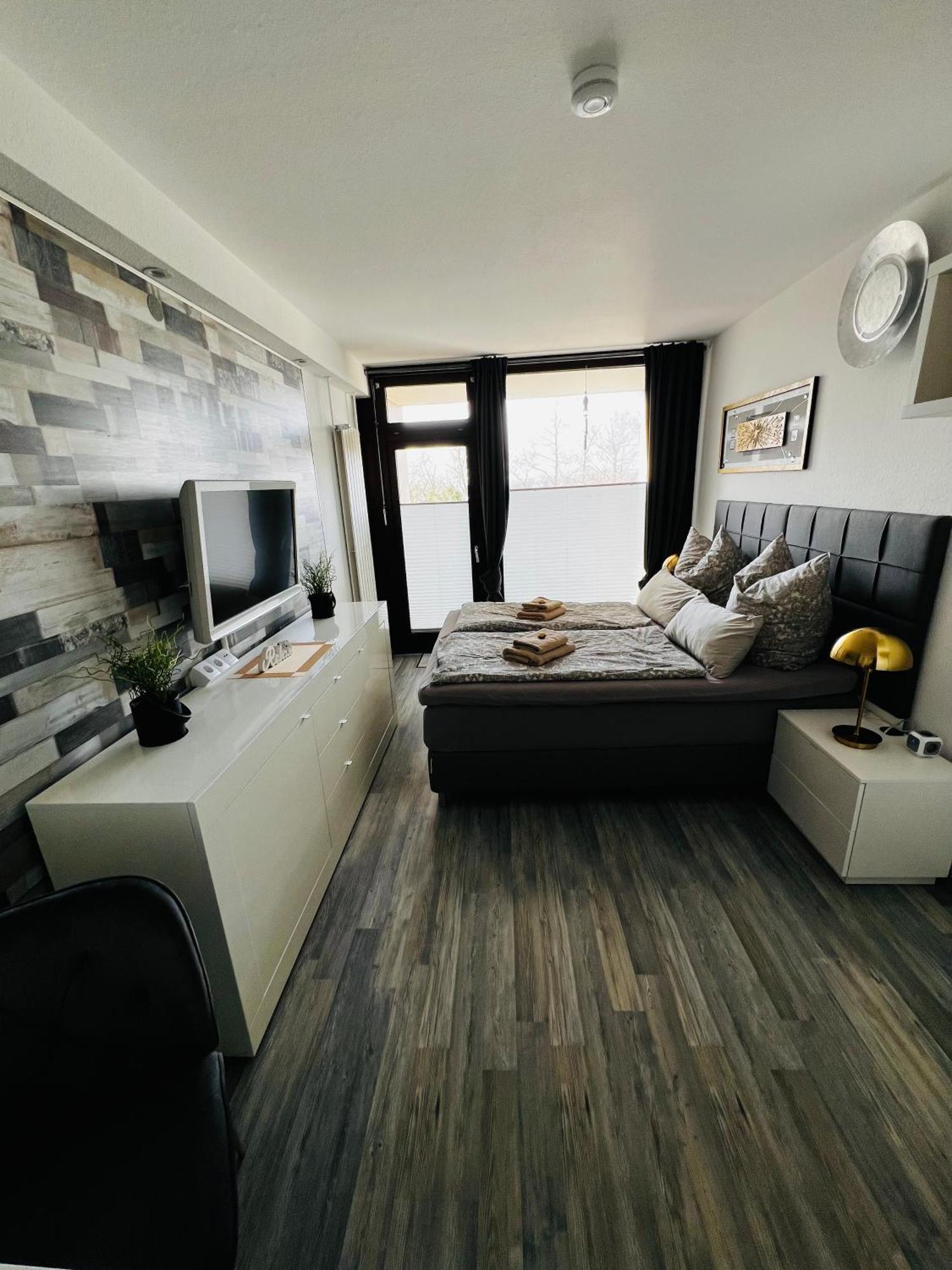 Kleine Moewe, Exklusives Ein Zimmer Apartment Mit Sauna Im Haus Wunstorf Esterno foto